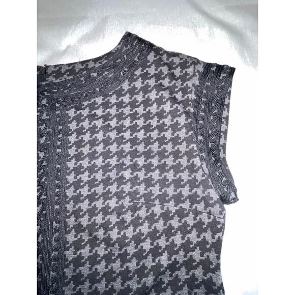 DM Donna Morgan Dress - Size 10 - Classy with Fantastic Applique Details‎ - Picture 5 of 9